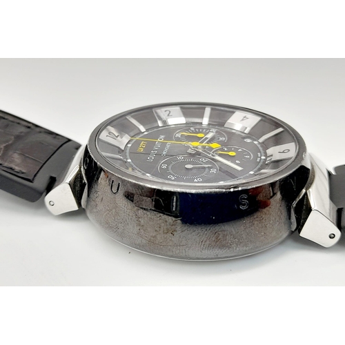 527 - A Louis Vuitton Chronometre Gents Watch. Original black rubber strap. Ceramic and steel case - 43mm.... 