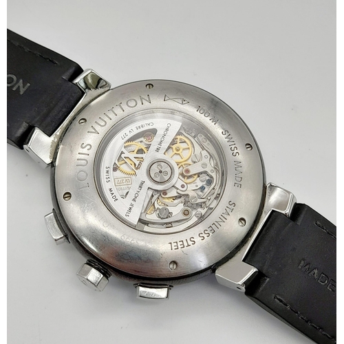 527 - A Louis Vuitton Chronometre Gents Watch. Original black rubber strap. Ceramic and steel case - 43mm.... 