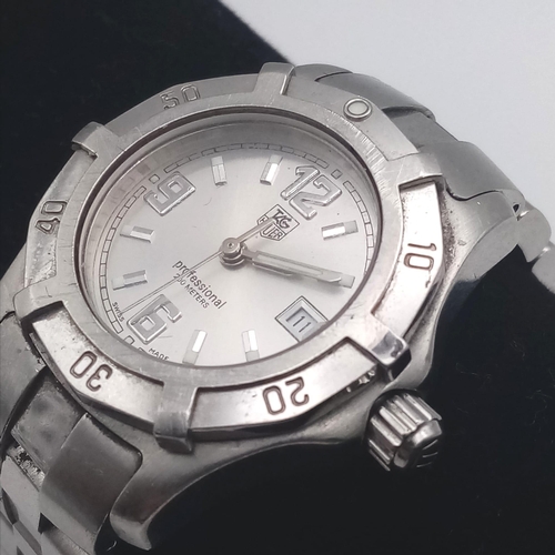 647 - A Tag Heuer Professional 200M Ladies Diver Watch. Stainless steel strap and case - 29mm. Silver tone... 