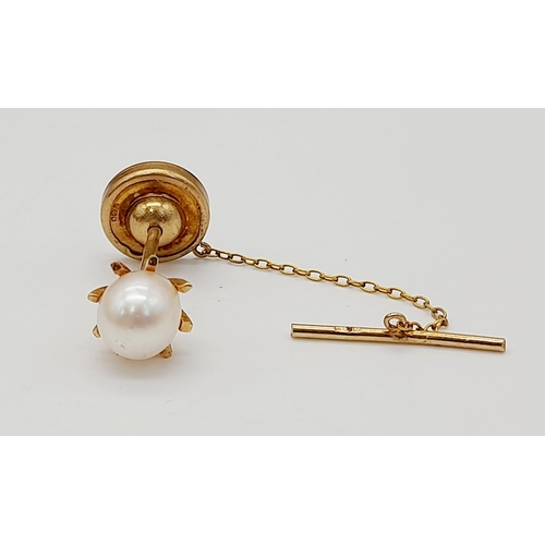 954 - A Vintage 9K Yellow Gold and Cultured Decorative Pearl Button. 1.68g total weight.