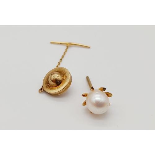 954 - A Vintage 9K Yellow Gold and Cultured Decorative Pearl Button. 1.68g total weight.