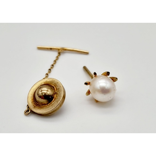 954 - A Vintage 9K Yellow Gold and Cultured Decorative Pearl Button. 1.68g total weight.