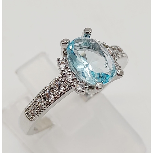 881 - 925 Silver Aquamarine Ring. Total Weight 2.63grams. Size N.