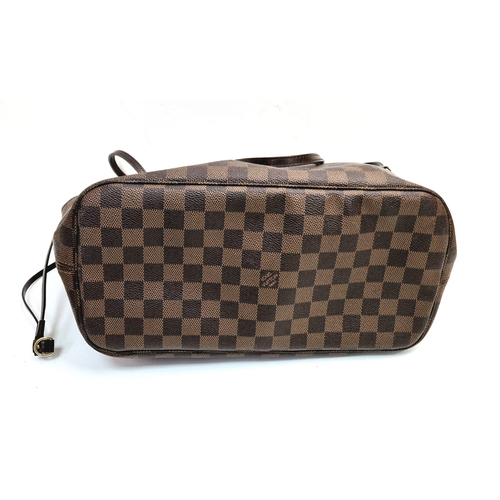 212 - A Louis Vuitton Neverfull Tote Bag. LV checked and brown canvas with brown leather handles. Gilded h... 