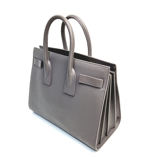 366 - An Elegant Saint Laurent Sac de Jour Grey Leather Handbag. Luxurious soft grey leather. Multiple int... 