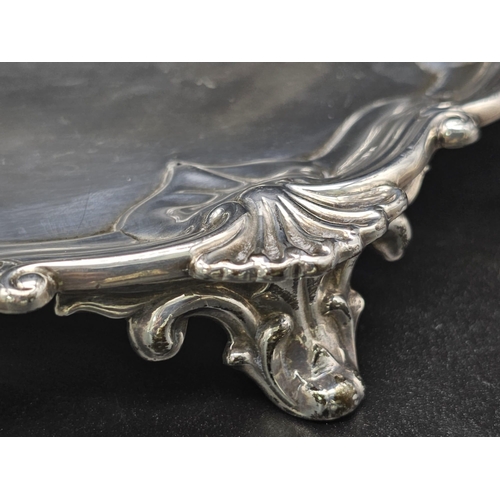 158 - A SOLID SILVER PLATTER MADE BY SPINK & SONS , LONDON IN 1896 .  318gms