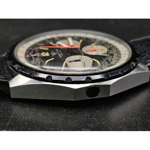 545 - A Lovely Collectable Vintage Breitling Chronograph Navitimer Gents Watch. Black leather strap. Stain... 