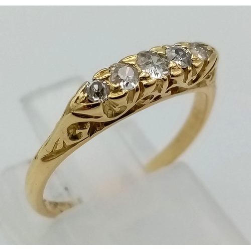 171 - 18K YELLOW GOLD VINTAGE DIAMOND 5 STONE RING.  0.15CT DIAMOND. TOTAL WEIGHT 2.3G.  SIZE J