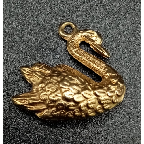 1088 - 9K YELLOW GOLD SWAN CHARM 0.8G