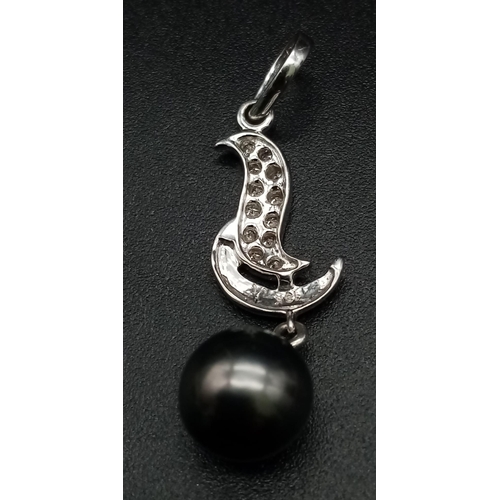 1116 - 18K WHITE GOLD DIAMOND & PEARL SET DROP PENDANT 2.4G