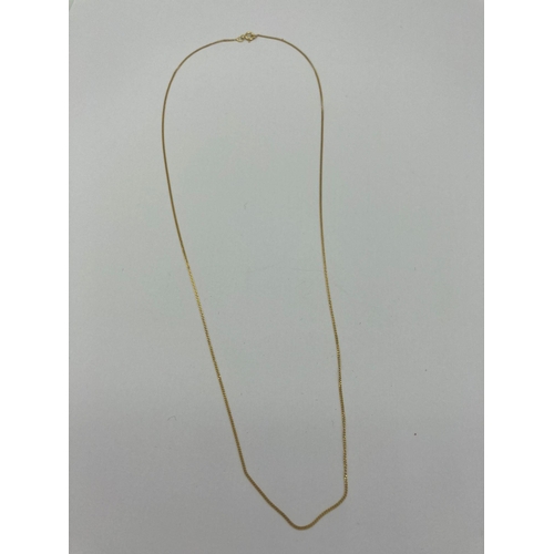 215 - Extremely fine 9ct GOLD NECKLACE. Dainty and delicate with smooth finish links. 45 cm. 0.75 grams.