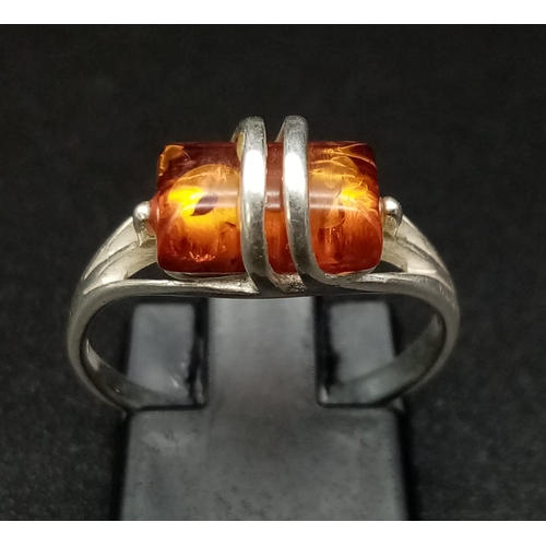 427 - STERLING SILVER AMBER BRACLET 8G PLUS SILVER AMBER RING SIZE L 1.8G 9.8G TOTAL WEIGHT