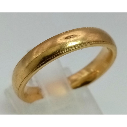 473 - An 18K Yellow Gold Vintage Band Ring. Size R. 6.25g