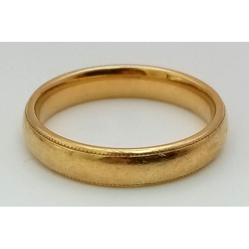 473 - An 18K Yellow Gold Vintage Band Ring. Size R. 6.25g