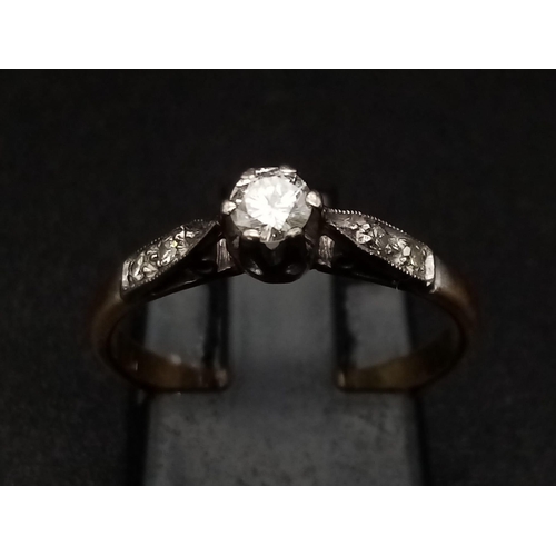 578 - 18K YELLOW GOLD & PLATINUM VINTAGE DIAMOND SOLITAIRE RING.  0.20CT DIAMOND. TOTAL WEIGHT 1.95G SIZE ... 