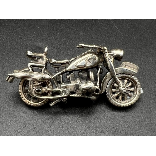 710 - STERLING SILVER MODEL REPLICA MOTORBIKE ORNAMENT IDEAL FOR A DESK OR COLLECTION WITH ARTICULATED FRO... 