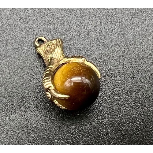 1109 - 9K TIGERS EYE SET CLAW CHARM / PENDANT 2.8G