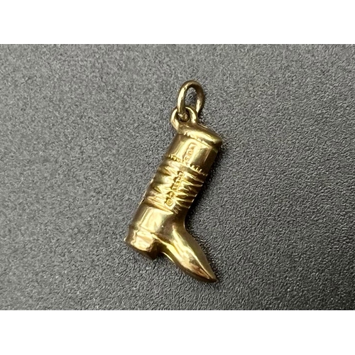 655 - 9K YELLOW GOLD KNEE HIGH BOOT / COWBOY BOOT CHARM 0.8G