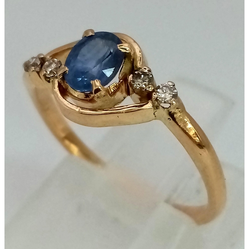 676 - 14K YELLOW GOLD DIAMOND & SAPPHIRE RING. TOTAL WEIGHT 2.2G.  SIZE K