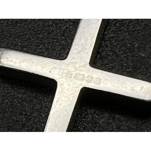 747 - 9K WHITE GOLD CROSS 1.7G