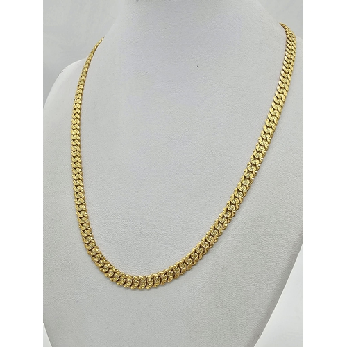 811 - A yellow gold mixed lot consisting of: 
22 K chain and six necklaces A/F
21 K bracelet and ring (siz... 