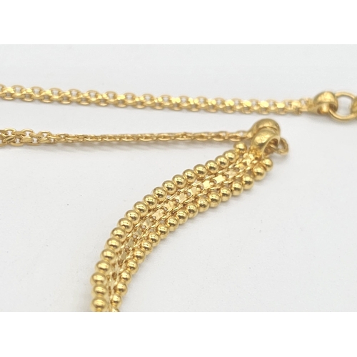 811 - A yellow gold mixed lot consisting of: 
22 K chain and six necklaces A/F
21 K bracelet and ring (siz... 