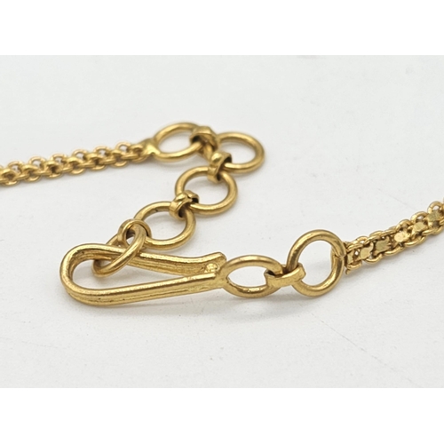 811 - A yellow gold mixed lot consisting of: 
22 K chain and six necklaces A/F
21 K bracelet and ring (siz... 