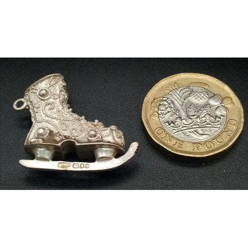 915 - 2 X STERLING SILVER CHARMS SCUBA DIVER & ICE SKATING BOOT 9G