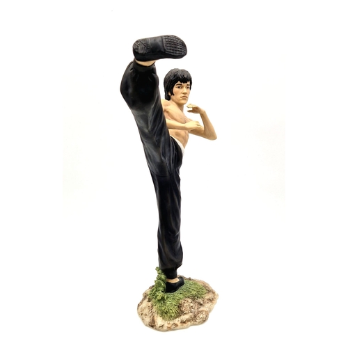 1529 - Bruce Lee Enter The Dragon Figure - From the Leonardo Collection. 35cm tall. The art of fighting wit... 