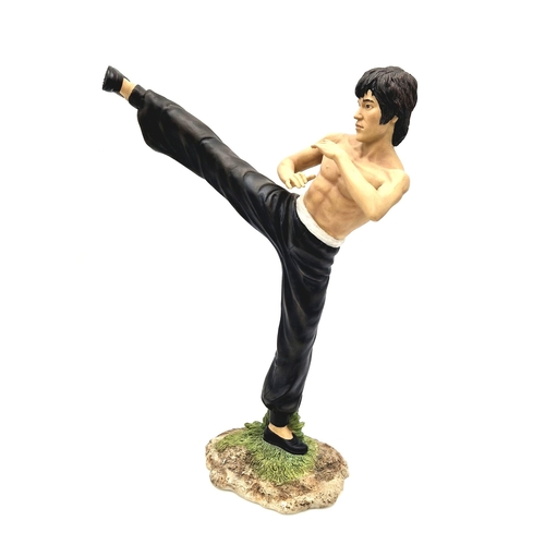 1529 - Bruce Lee Enter The Dragon Figure - From the Leonardo Collection. 35cm tall. The art of fighting wit... 