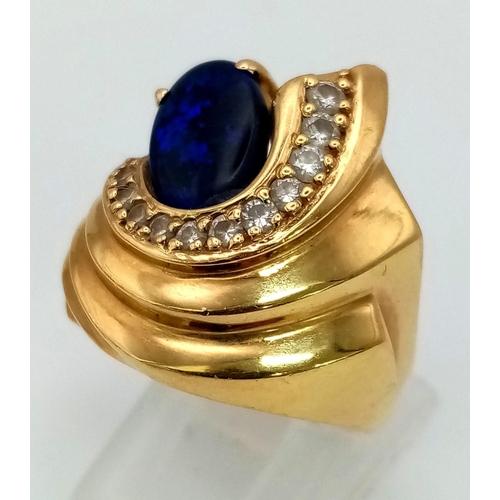 1426 - A Glamorous Vintage 18K Yellow Gold, Diamond and Lapis Lazuli Ladies Ring. A stunning central purple... 