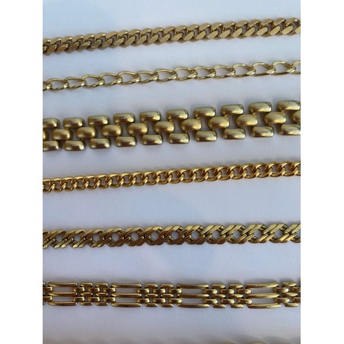 440 - Selection of better quality gold tone bracelets.