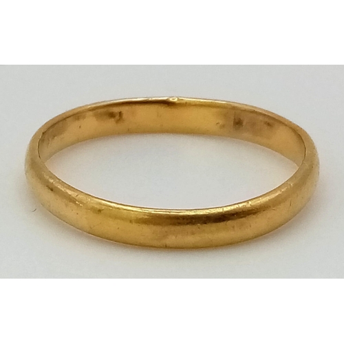 249 - A Vintage 22k Yellow Gold Band Ring. Full UK hallmarks. Size Q. 3g