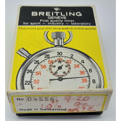 1202 - A Vintage Breitling Airtour Stopwatch. In good condition and working order. 5cm diameter.