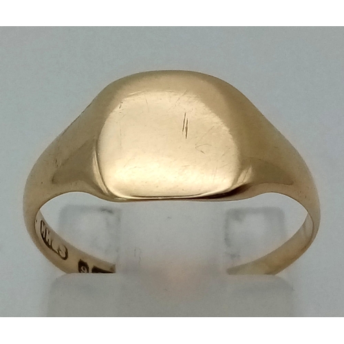 1216 - A Vintage 9K Yellow Gold Small Size Signet Ring. Size I. 1.3g