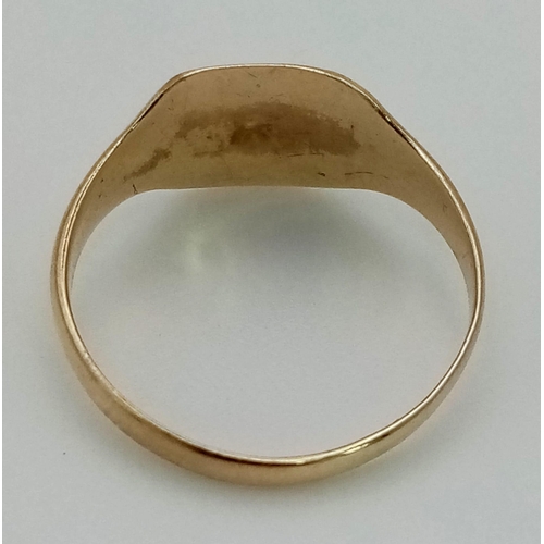 1216 - A Vintage 9K Yellow Gold Small Size Signet Ring. Size I. 1.3g