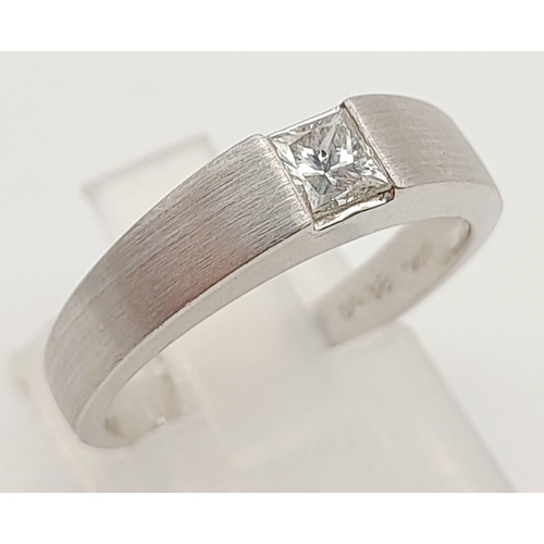 38 - 18K WHITE GOLD DIAMOND SOLITAIRE RING PRINCESS CUT 0.38CT DIAMOND. TOTAL WEIGHT 4.1G SIZE N