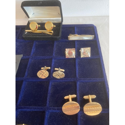 510 - Vintage Collection of Gentlemans cufflinks and tie clips,to include gift box and stone set etc. Plea... 