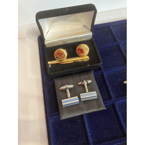 510 - Vintage Collection of Gentlemans cufflinks and tie clips,to include gift box and stone set etc. Plea... 