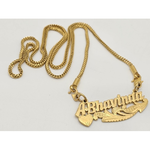 630 - A yellow gold mixed lot consisting of :
22 K chain, earrings and bangle
18 K chain with pendant and ... 