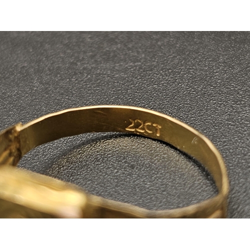 726 - Withdrawn
A yellow gold mixed lot consisting of 
22 K ring (with thread as size reducer)
21 K bracel... 