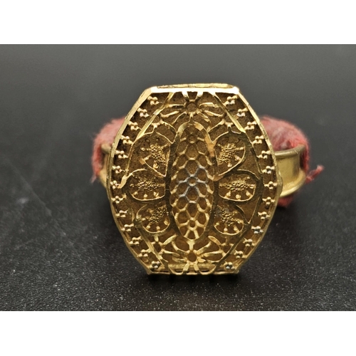 726 - Withdrawn
A yellow gold mixed lot consisting of 
22 K ring (with thread as size reducer)
21 K bracel... 