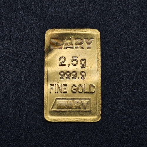 797 - A yellow gold mixed lot consisting of: 
24 K gold bar (weight: 2.5 g)
22 K Chain with pendant
18 K  ... 