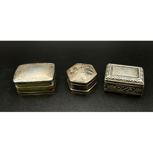 1515 - Three Vintage Possibly Antique 925 Silver Miniature Trinket Boxes. 3 x2 cm.