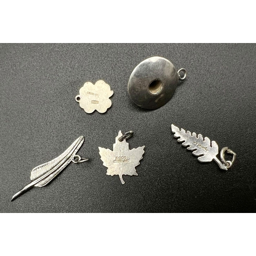 907 - 5 X STERLING SILVER CHARMS SOMBRERO, 4 LEAF CLOVER, GANJA LEAF & 2 ALL BLACKS NEW ZEALAND FEATHER 5.... 