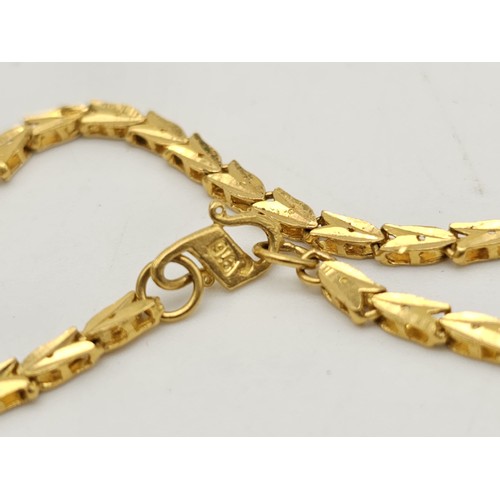 733 - Withdrawn
A yellow gold mixed lot consisting of: 
22 K Five chains, eight rings, two necklaces, two ... 