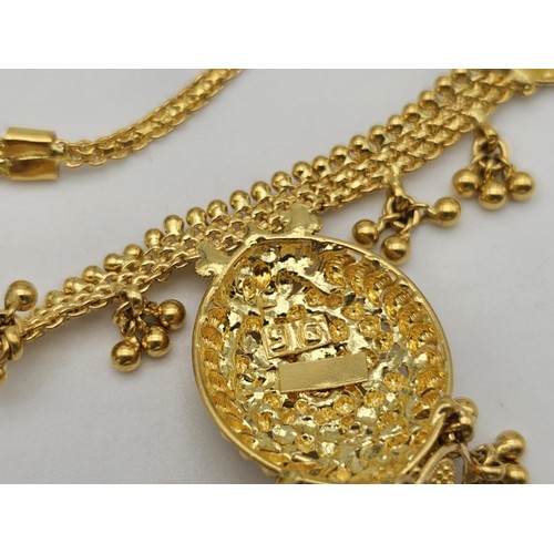 733 - Withdrawn
A yellow gold mixed lot consisting of: 
22 K Five chains, eight rings, two necklaces, two ... 