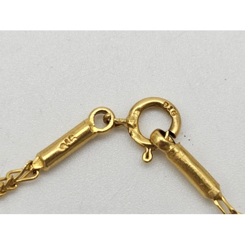 733 - Withdrawn
A yellow gold mixed lot consisting of: 
22 K Five chains, eight rings, two necklaces, two ... 