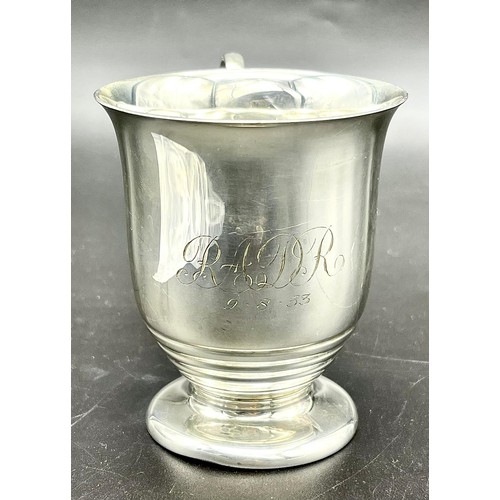 1452 - A VINTAGE SILVER PLATE TANKARD DATED AUGUST 1953 , VERY GOOD CONDITION.  9cms TALL