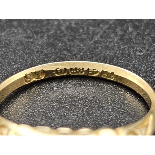 220 - 18K YELLOW GOLD ANTIQUE OLD CUT DIAMOND 5 STONE RING. TOTAL WEIGHT 2.5G HALLMARKED CHESTER 1912 SIZE... 